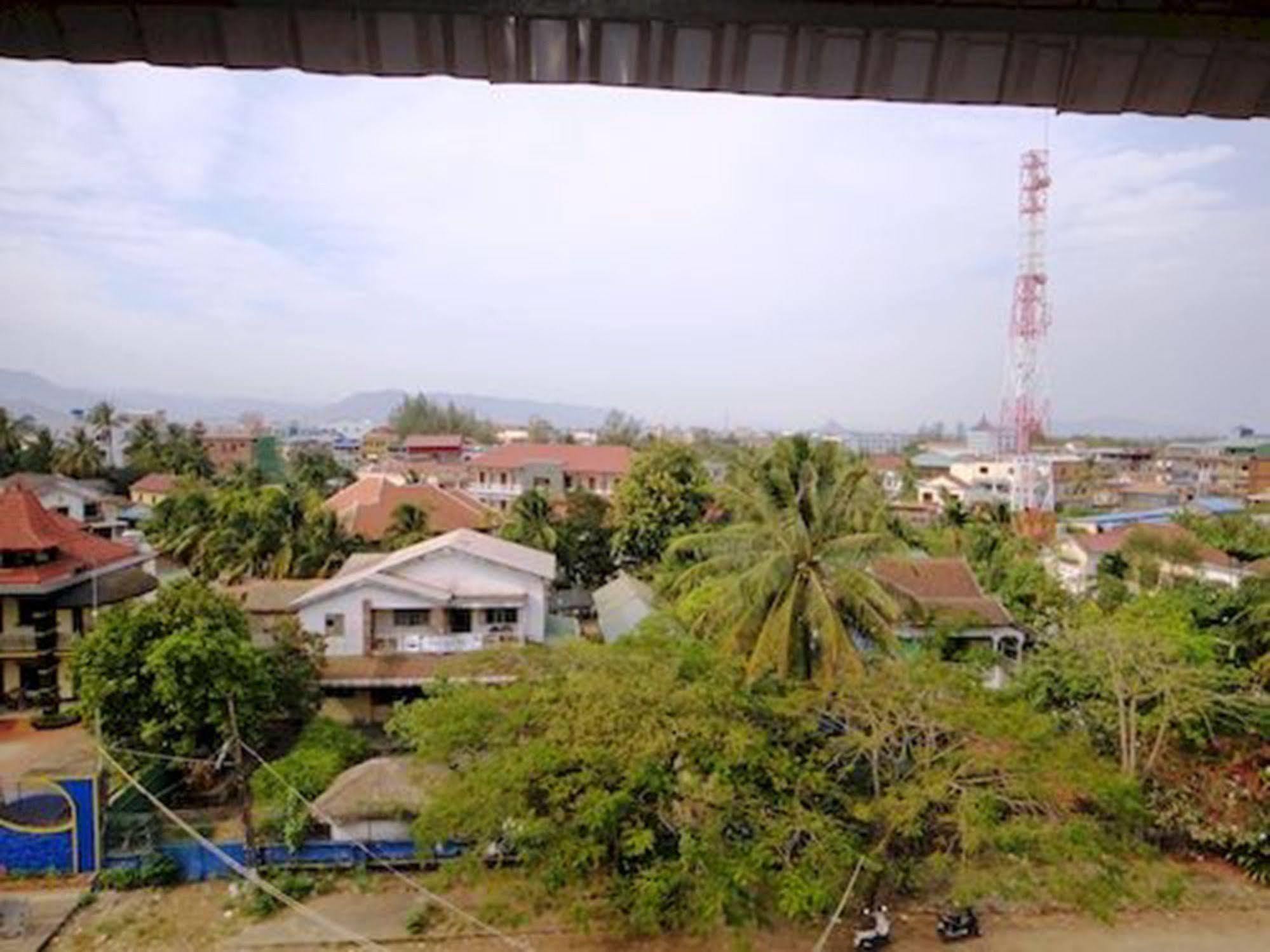 Nyny Hotel Kampot Exterior photo