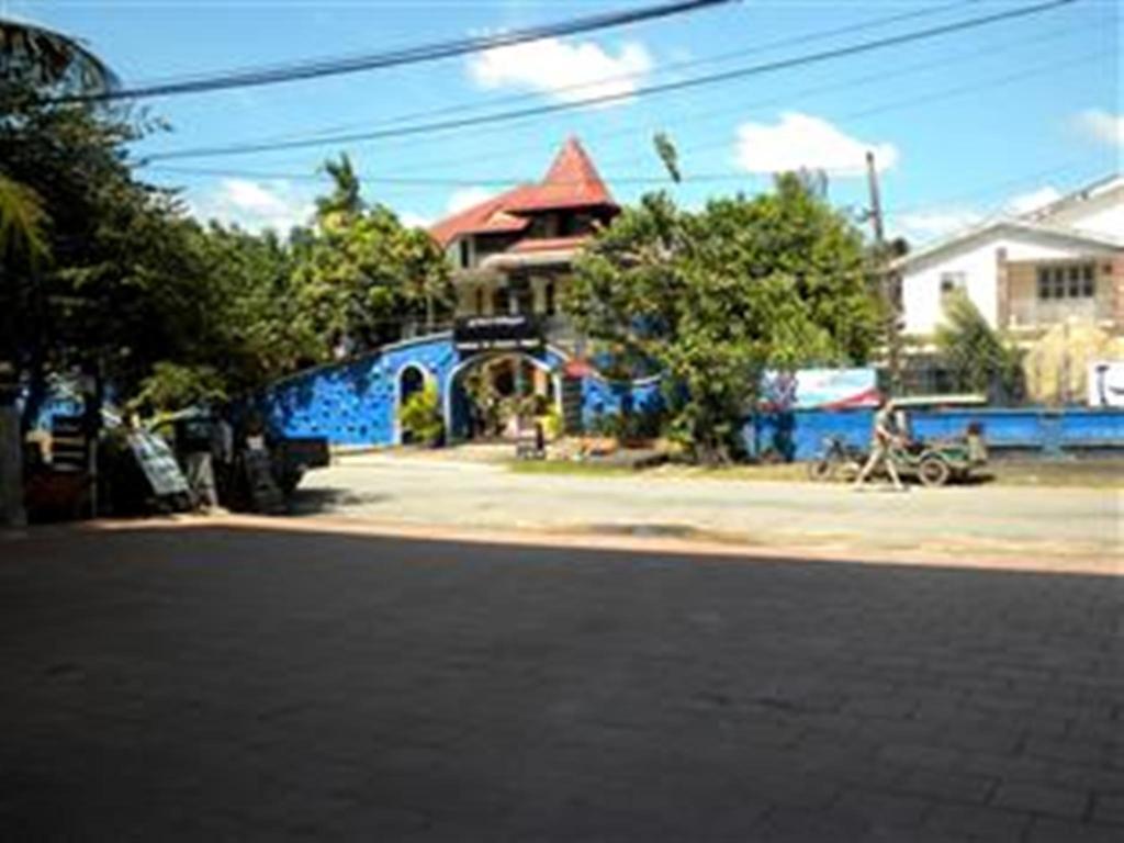 Nyny Hotel Kampot Exterior photo